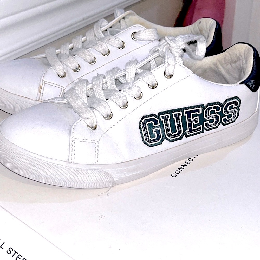 GUESS NWOT Shoes 👟